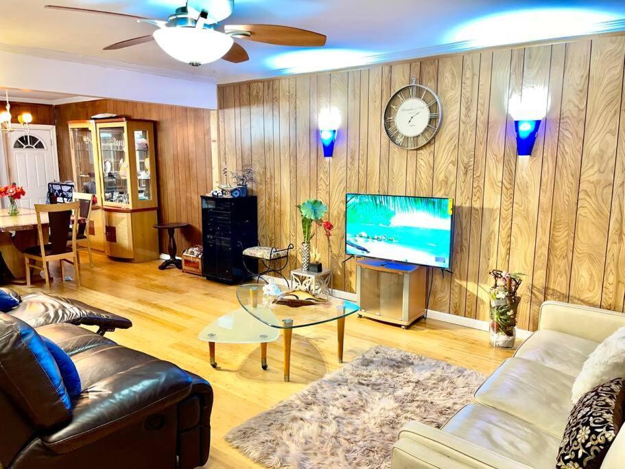 Lga Airport 3 Mins, 3 Bedroom Duplex House, Parking And Private Backyard, 9Mins Subway! Нью-Йорк Екстер'єр фото