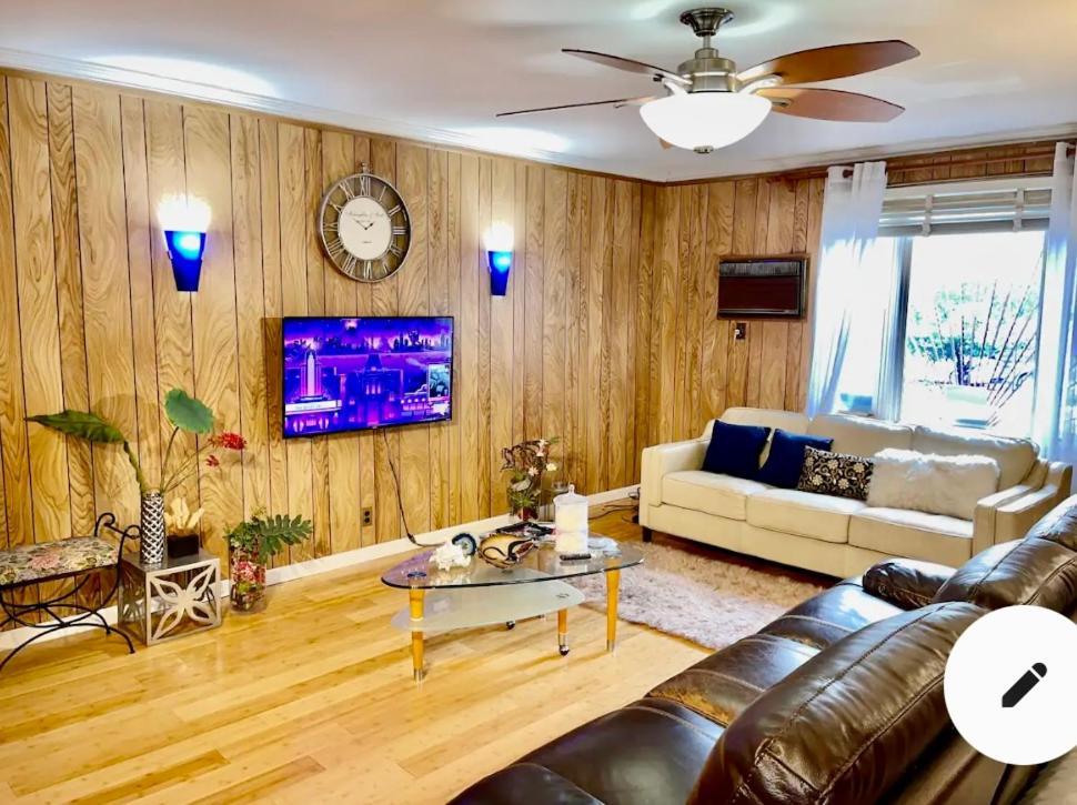 Lga Airport 3 Mins, 3 Bedroom Duplex House, Parking And Private Backyard, 9Mins Subway! Нью-Йорк Екстер'єр фото